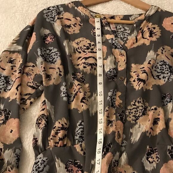 : : Xhilaration Floral Blouse : : - Picture 5 of 9